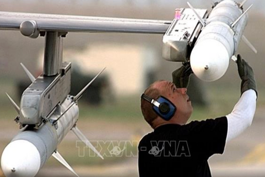 Đằng sau việc Lầu Năm Góc đặt mua lượng tên lửa AIM-120 lớn chưa từng có