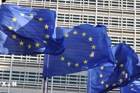 EU tiếp nhận “mưa" đơn xin vay quốc phòng