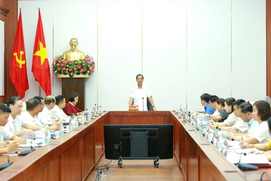Bảo đảm nhiệm vụ thường xuyên song song với chuẩn bị Đại hội Đảng bộ