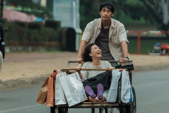 Phim 'Mang mẹ đi bỏ' cán mốc 100 tỷ đồng sau 6 ngày công chiếu