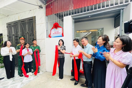 Hỗ trợ 235 triệu đồng và 5 tấn xi măng xây nhà “Khăn quàng đỏ”