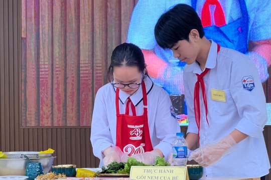 Gieo mầm tình yêu quê hương trong từng tiết học