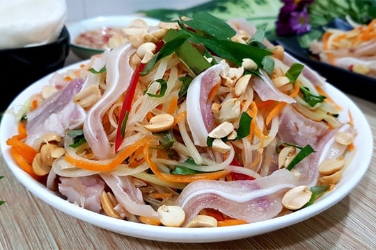 Nộm đu đủ xanh tai heo