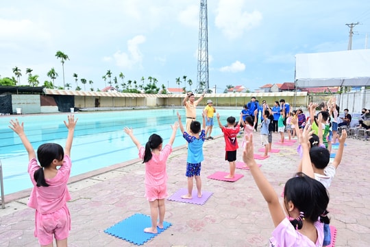 Bộ Giáo dục và Đào tạo ban hành Chương trình dạy bơi an toàn
