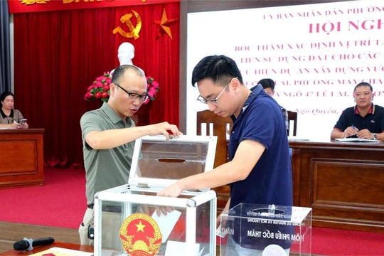 Công khai, minh bạch bốc thăm lựa chọn vị trí tái định cư tại phường Ngô Quyền
