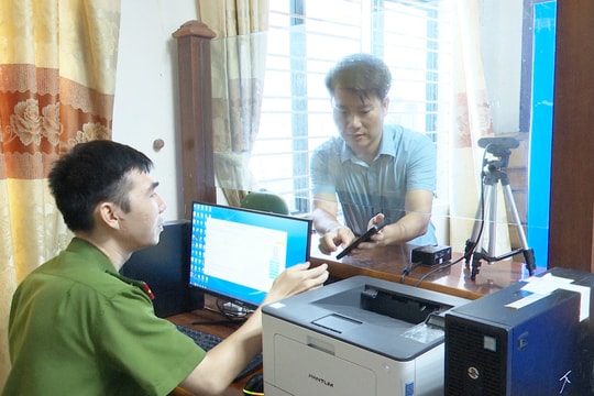 Đảng bộ phường Phù Liễn phấn đấu hoàn thành hồ sơ đổi thẻ đảng viên trước ngày 13/8