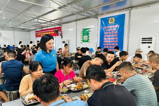 Thêm gắn kết người lao động với doanh nghiệp từ bữa cơm Công đoàn