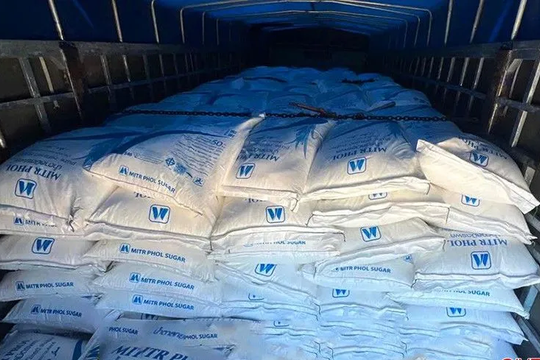 Bắt xe tải chở hơn 35 tấn đường không rõ nguồn gốc