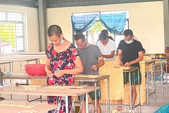 Dạy nghề cho người tâm thần - cần cái nhìn nhân ái