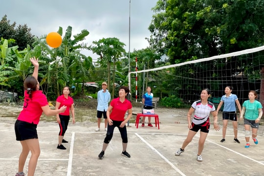 Những thôn nữ Hải Phòng mê bóng chuyền hơi