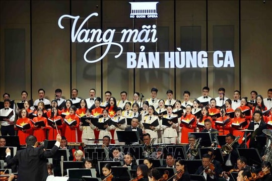Chương trình nghệ thuật 'Vang mãi bản hùng ca'