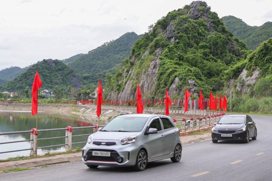 Rực rỡ cờ hoa chào mừng Đại hội Đảng bộ đặc khu Cát Hải