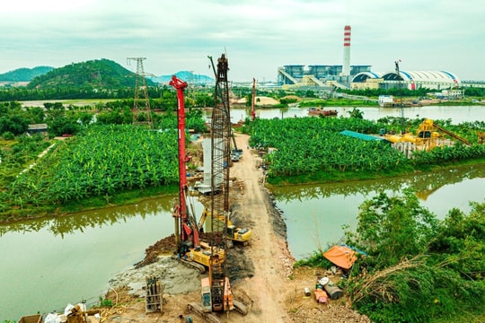 Tăng tốc thi công nối đôi bờ sông Kinh Thầy