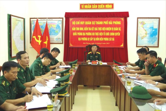Kiểm tra nhiệm vụ tại Đại đội đảo Cát Hải và Đồn Biên phòng Cát Bà