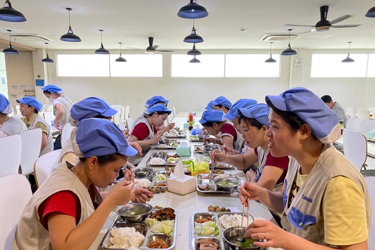 Chăm lo 'tài sản' của doanh nghiệp từ bữa ăn ca
