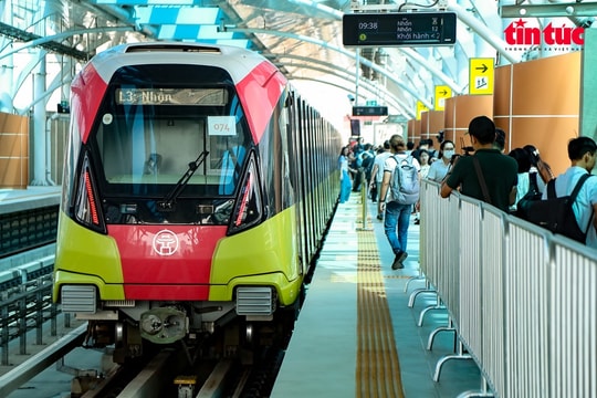 Metro Hà Nội tăng chuyến phục vụ đại lễ