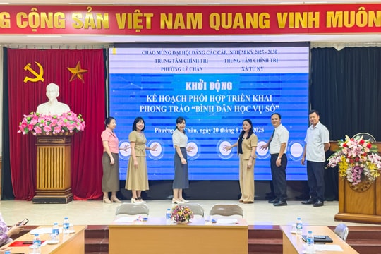 Phối hợp trang bị kỹ năng số cho cán bộ từ phong trào 'Bình dân học vụ số'
