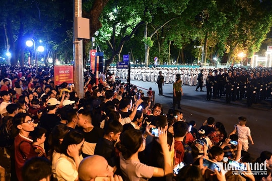 16.000 quân nhân hợp luyện tại Quảng trường Ba Đình