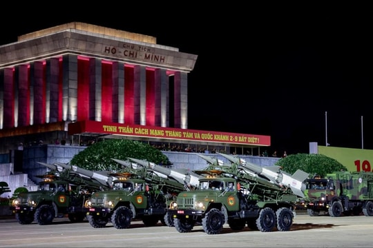 Sau 40 năm, dàn khí tài 'khủng' lại diễu hành trên Quảng trường Ba Đình