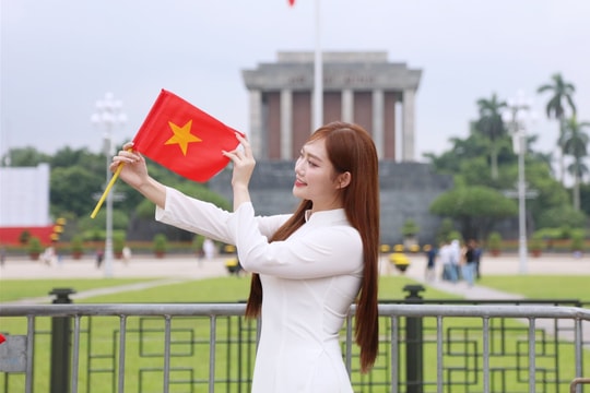 Lịch trình 1 ngày ngắm cờ hoa, thưởng thức ẩm thực Hà Nội dịp 2/9