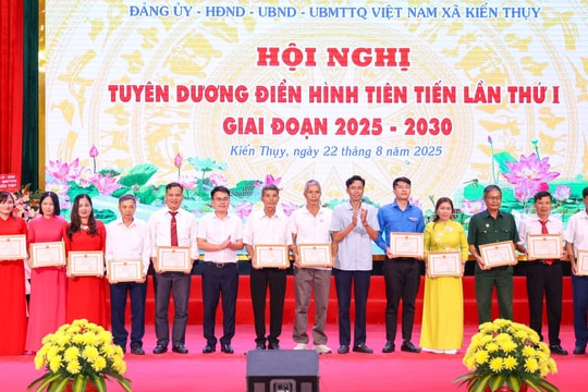 Xã Kiến Thụy tuyên dương 40 điển hình tiên tiến trong phong trào thi đua yêu nước