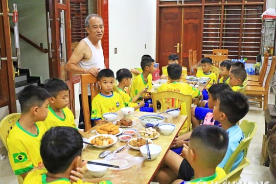 Gần 2 thập kỷ 'chắp cánh' cho 'bóng đá nhí' Hải Phòng