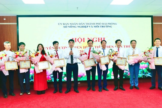 Tuyên dương 10 tập thể, 63 cá nhân điển hình tiên tiến ngành nông nghiệp và môi trường