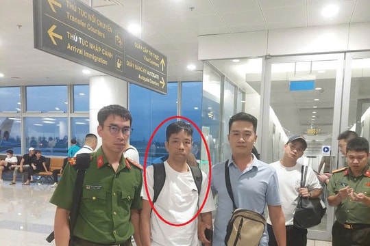 Trình diện sau 20 năm trốn truy nã ở nước ngoài