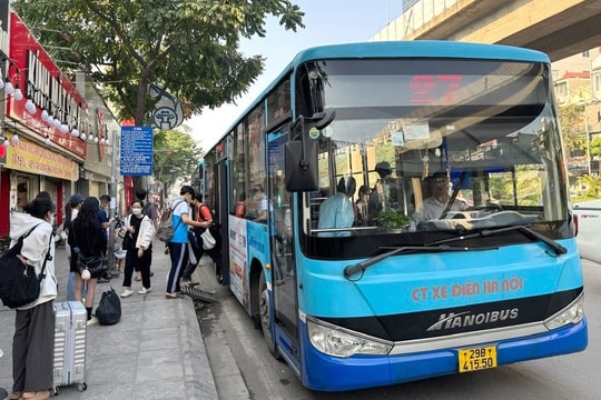 Đi tuyến xe buýt nào để xem diễu binh, diễu hành?
