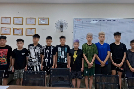 Ngăn chặn 'quái xế' tuổi học trò