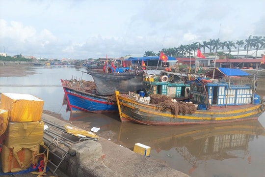 Hai Phong calls 1,476 boats and vessels to safe shelter ahead of storm No. 5