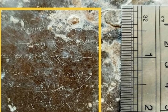 Iran công bố phát hiện bia ký cổ nhỏ nhất thế giới