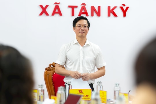 Phó Bí thư Thành ủy Phạm Văn Lập kiểm tra vận hành chính quyền địa phương 2 cấp tại xã Tân Kỳ