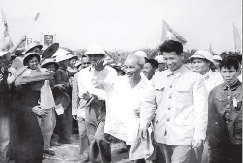 Cô Tô nhớ Bác