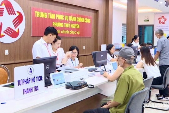 Bộ Chính trị giao nhiều nhiệm vụ hoàn thiện chính quyền địa phương 2 cấp