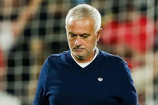 Huấn luyện viên Mourinho bị sa thải
