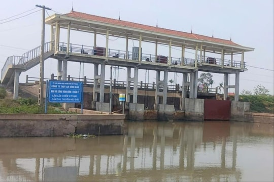Chủ động tiêu hạ mực nước hệ thống ra sông, ứng phó bão số 6