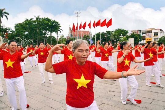 Sôi nổi đồng diễn vũ điệu thể thao, dân vũ tại Cung Việt Tiệp
