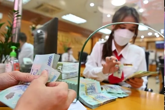 Lãi suất huy động vượt 7%, lãi suất cho vay rục rịch tăng