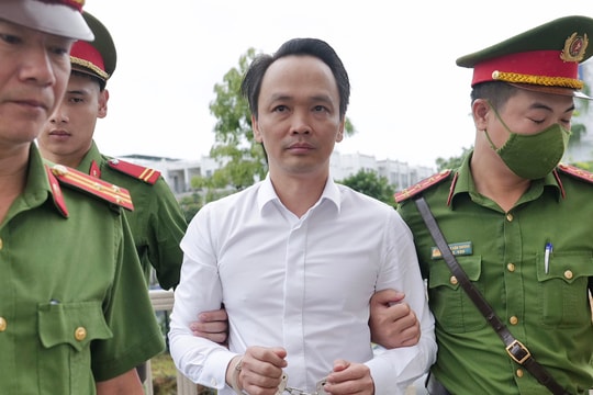 Thi hành án Hà Nội làm việc xuyên lễ trả tiền người mua cổ phiếu của FLC
