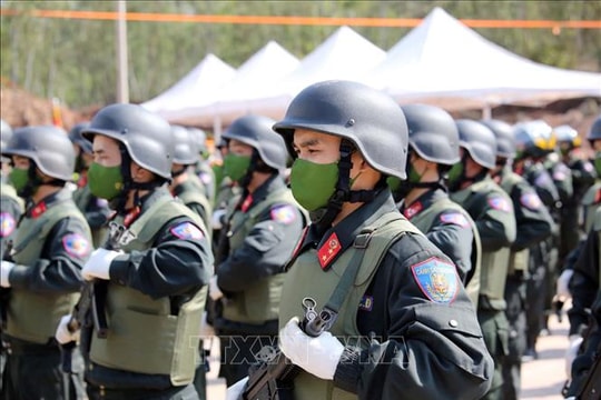Đấu tranh, ngăn chặn việc tài trợ hoạt động xâm phạm an ninh quốc gia, khủng bố