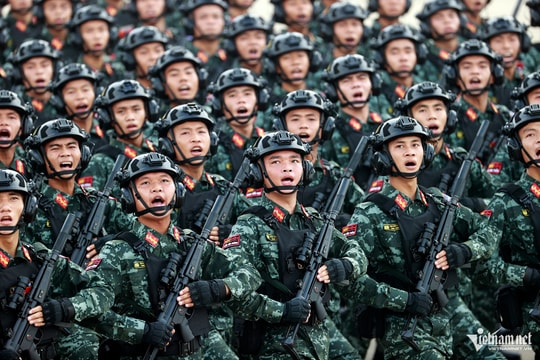 Khoảnh khắc ấn tượng lễ diễu binh, diễu hành A80