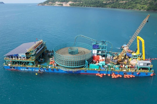 Đóng điện thành công dự án cấp điện từ lưới quốc gia ra Côn Đảo