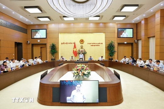 Uỷ ban Thường vụ Quốc hội cho ý kiến về công tác phòng chống tham nhũng ở Phiên họp thứ 49