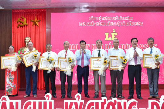 Phấn đấu khởi công dự án LNG chào mừng Đại hội Đảng bộ thành phố