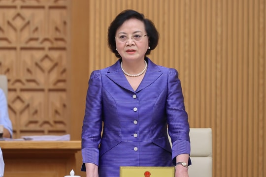 Báo cáo Bộ Chính trị việc điều chỉnh lương, phụ cấp trong tháng 9