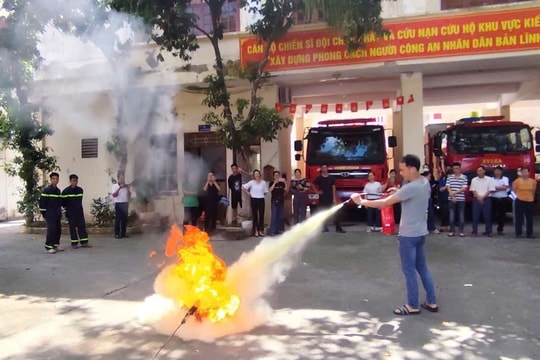 Rèn kỹ năng chữa cháy, thoát nạn từ những trải nghiệm thực tế