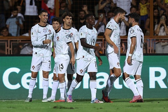 Ronaldo lập cú đúp, Bồ Đào Nha thắng ‘5 sao’ ở vòng loại World Cup 2026