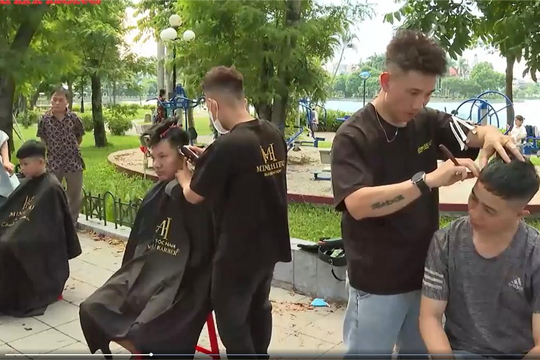 'Cắt tóc đổi nụ cười' ở Tây Hải Phòng
