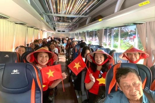 Phấn khởi, tự hào được tham quan Triển lãm thành tựu đất nước